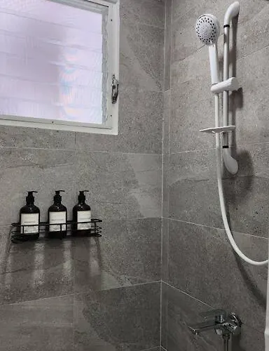 Boudoir Hideaway Close To Araneta Center Apartment *