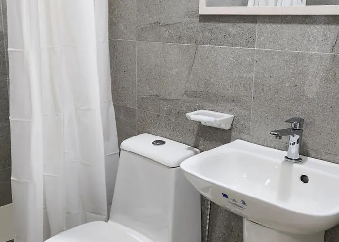 Boudoir Hideaway Close To Araneta Center Apartment Manila